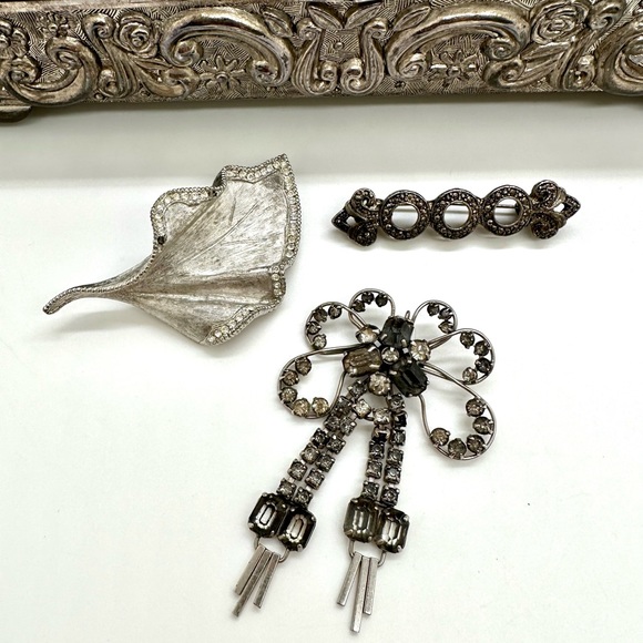 Vintage Brooch Lot - Picture 10 of 10
